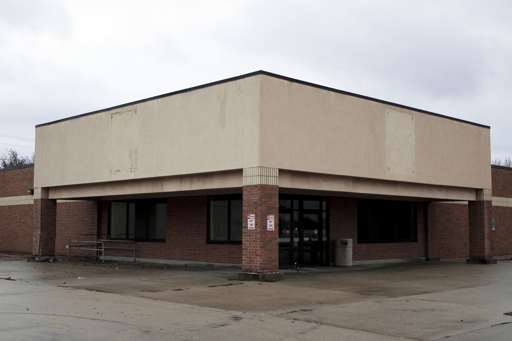 ALDI, 1005 W. Pershing Road, Decatur